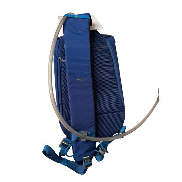 Nathan NEW Limitless 6L Hydration Sling, Two Side Pockets Pacific Blue HydraPak - Picture 5 of 6